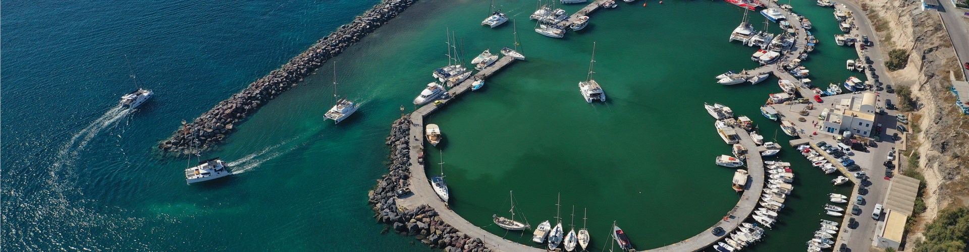 Santorini catamaran marina vlichada